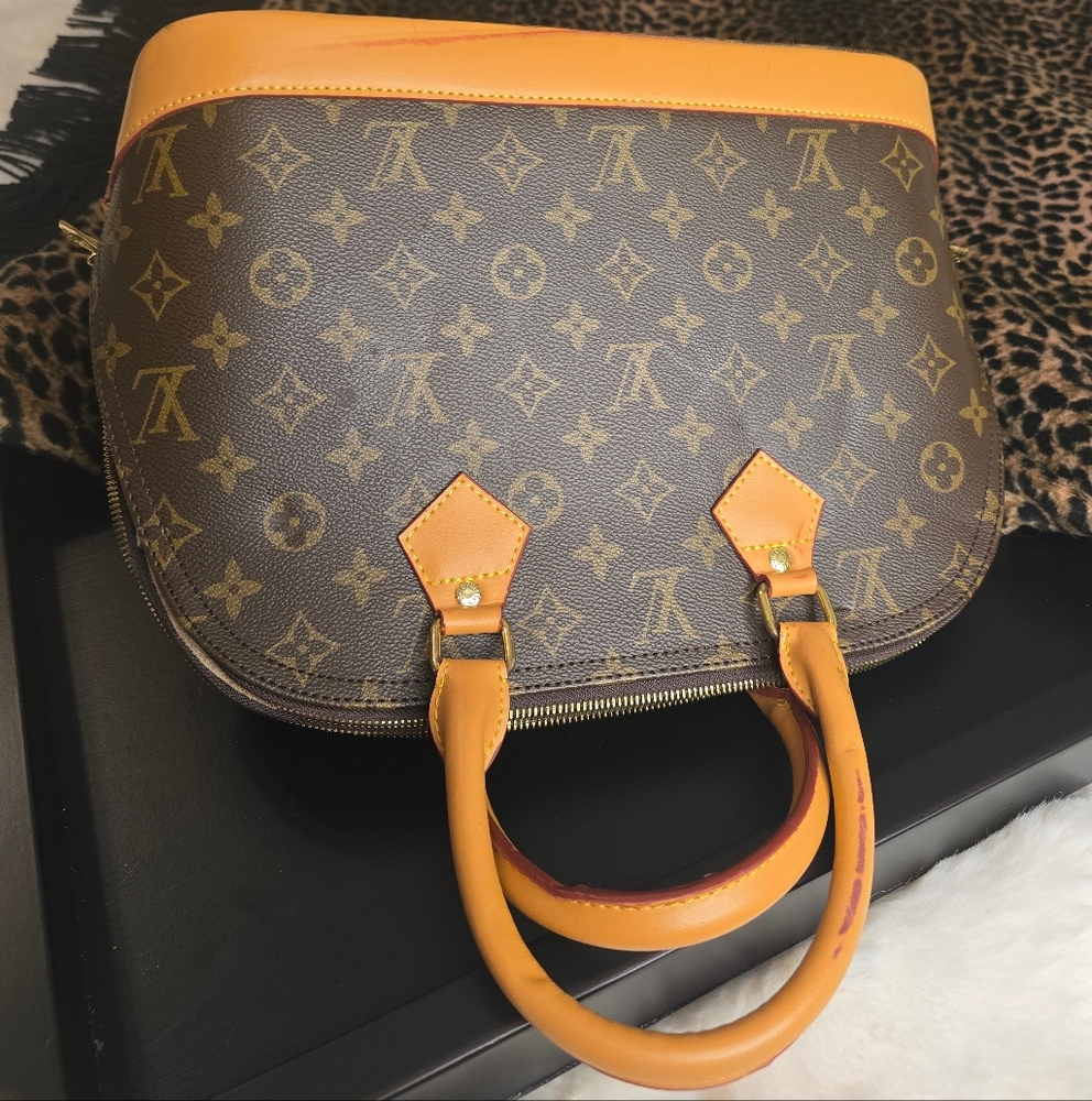 Nice purse 👛 EUC